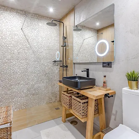 Bali Smart Hi-end Services Media Streaming Costa Adeje (Tenerife)