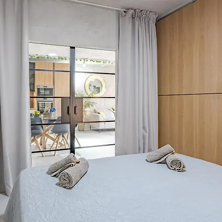 Bali Smart Hi-end Services Media Streaming Адехе